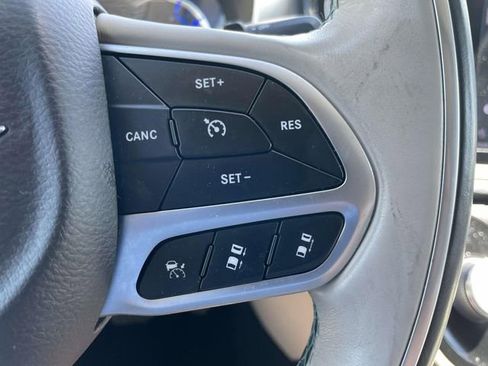 Used 2018 Chrysler Pacifica Limited w/ Advanced Safetytec Group FWD image 30