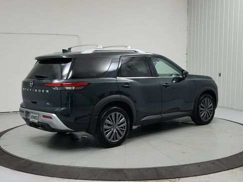 Used 2025 Nissan Pathfinder SL w/ SL Premium Package FWD image 7
