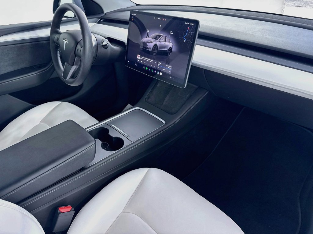 Used 2024 Tesla Model Y Performance AWD/4WD image 37