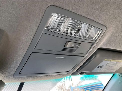 Used 2012 Toyota Highlander SE w/ Tow Pkg image 33