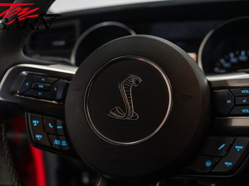 Used 2016 Ford Mustang Shelby GT350 w/ Technology Package image 28