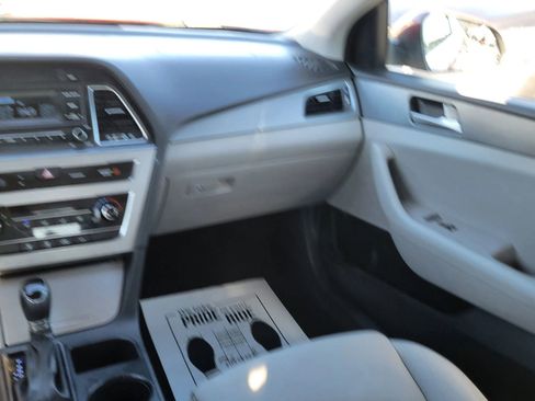 Used 2015 Hyundai Sonata SE w/ Cargo Package image 14