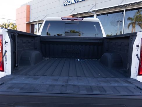Used 2023 Chevrolet Silverado 1500 High Country w/ Technology Package AWD/4WD image 16