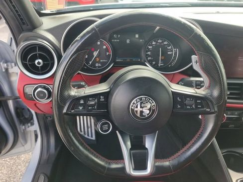 Used 2021 Alfa Romeo Giulia Ti Sport image 22