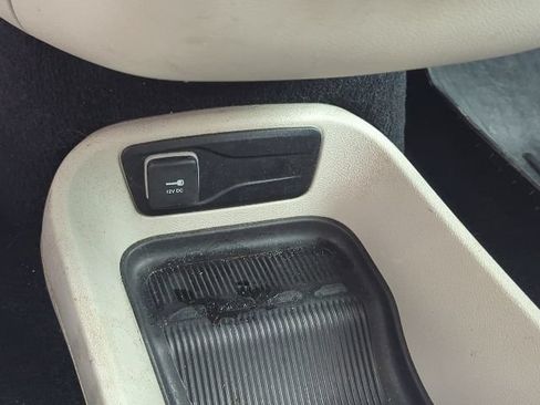 Certified 2023 Chrysler Pacifica Touring-L FWD image 19