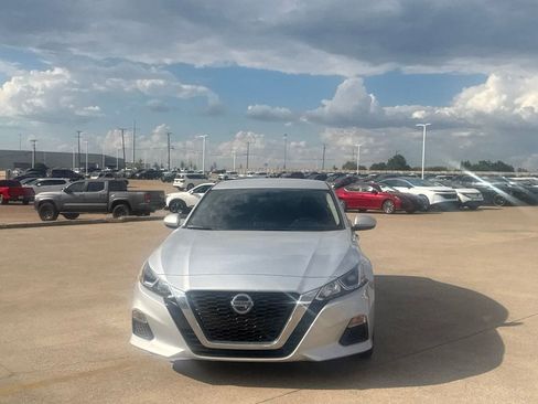 Used 2020 Nissan Altima 2.5 S FWD image 6