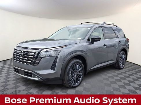 New 2026 Nissan Pathfinder SL image 3