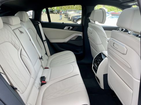 Used 2025 BMW X6 M60i AWD/4WD image 31