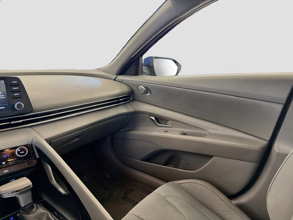 Used 2022 Hyundai Elantra SEL w/ Preferred Accessory Package FWD image 23