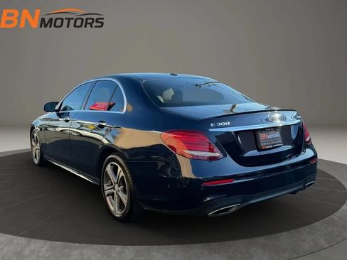 Used 2017 Mercedes-Benz E 300 4MATIC image 7