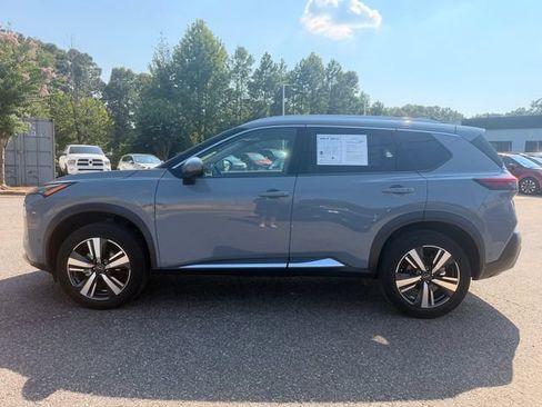 Used 2023 Nissan Rogue SL w/ SL Premium Package FWD image 2