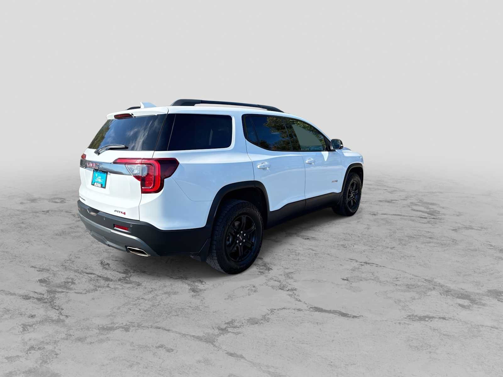Used 2022 GMC Acadia AT4 w/ GMC Pro Grade Package AWD/4WD image 8