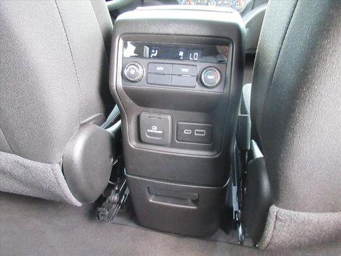 Used 2023 GMC Acadia SLE w/ Driver Convenience Package FWD image 36