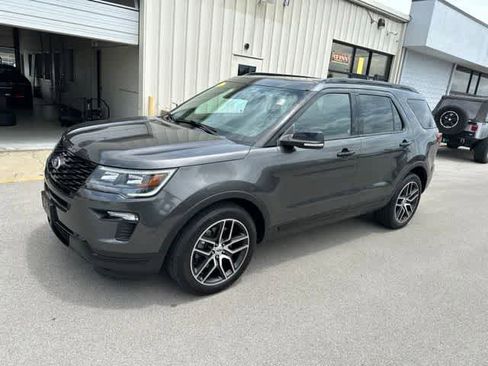 Used 2019 Ford Explorer Sport w/ Equipment Group 401A AWD/4WD image 17