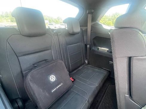 Used 2018 Volkswagen Tiguan SEL w/ R-Line Package FWD image 21
