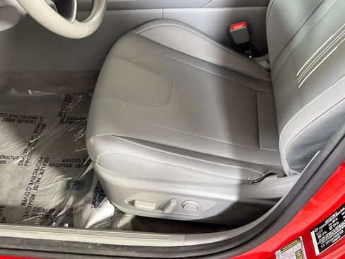 Used 2022 Hyundai Elantra SEL w/ Convenience + Premium Package FWD image 18