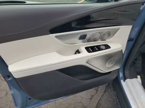 New 2026 Lincoln Nautilus Black Label image 8