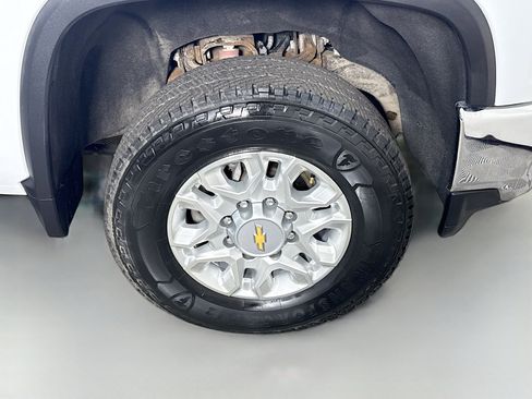 Used 2023 Chevrolet Silverado 2500 LT w/ Convenience Package image 32