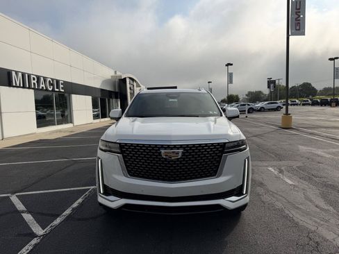 Used 2021 Cadillac Escalade Premium Luxury w/ Performance Package AWD/4WD image 6