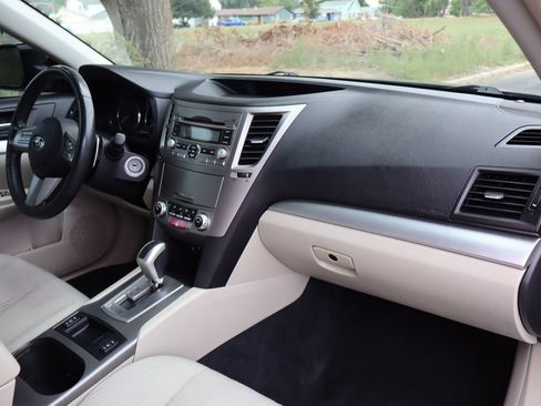 Used 2010 Subaru Legacy 2.5i Premium AWD/4WD image 17