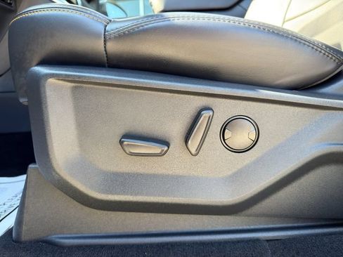 Used 2025 Ford Expedition Tremor AWD/4WD image 29