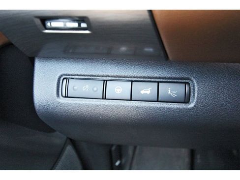 Used 2022 Nissan Pathfinder Platinum w/ Cargo Package FWD image 17