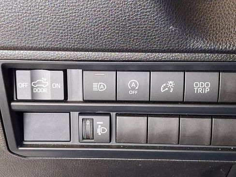 Used 2025 Toyota Tundra SR5 AWD/4WD image 27