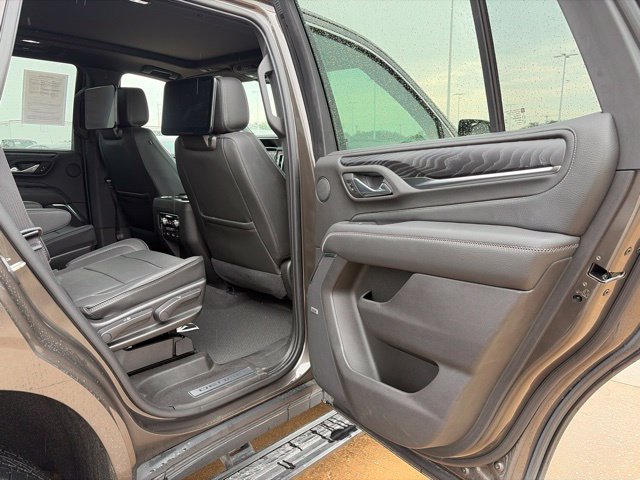 Used 2021 GMC Yukon Denali w/ Denali Premium Package AWD/4WD image 20
