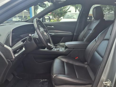 Used 2025 Cadillac XT4 Premium Luxury FWD image 17