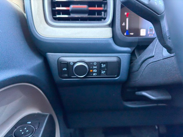 Used 2025 Ford Maverick Lariat AWD/4WD image 17