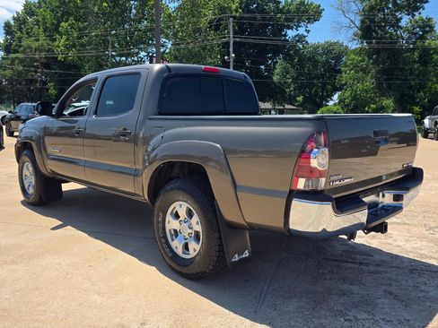 Used 2013 Toyota Tacoma 4x4 Double Cab w/ SR5 Pkg image 14
