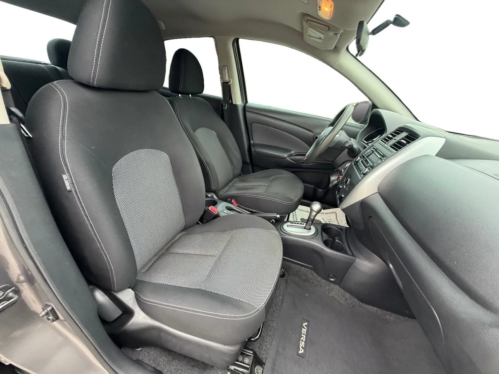 Used 2015 Nissan Versa SV FWD image 15