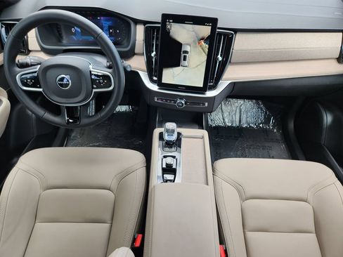 New 2026 Volvo XC90 B6 Plus w/ Protection Package Premier AWD/4WD image 16