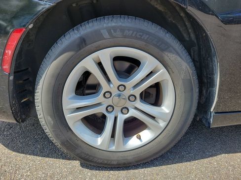 Used 2016 Dodge Charger SE RWD image 25