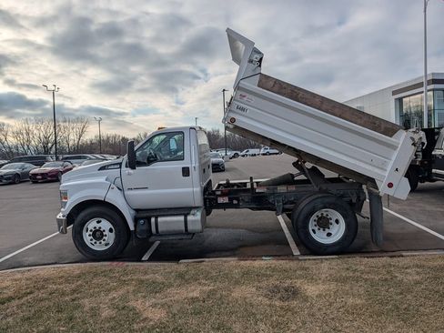 Used 2022 Ford F650 2WD Regular Cab Super Duty image 7