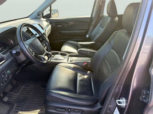 Used 2022 Honda Pilot Touring image 12