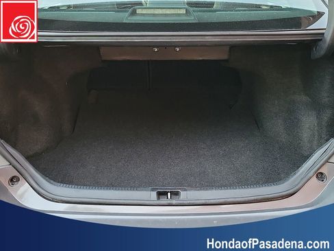 Used 2016 Toyota Camry SE image 24