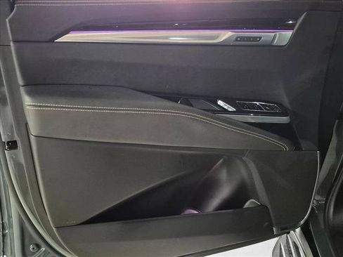 Used 2025 Cadillac Escalade Luxury RWD image 10
