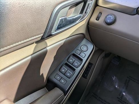 Used 2015 Chevrolet Tahoe LT image 18