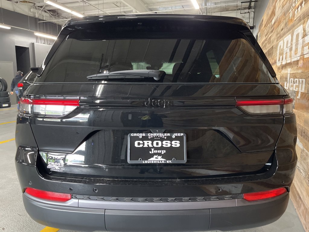 New 2026 Jeep Grand Cherokee Altitude AWD/4WD image 22
