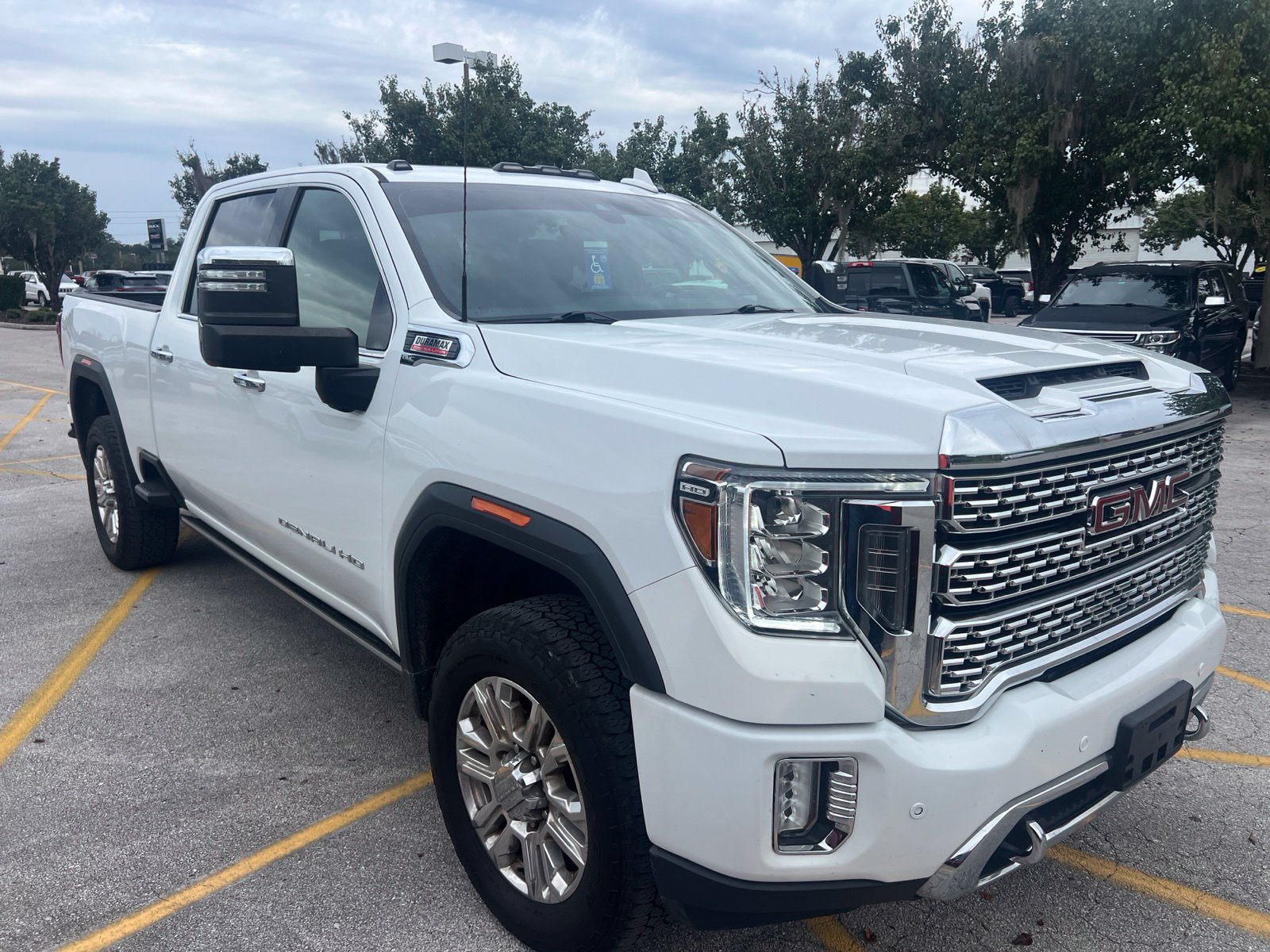 Used 2021 GMC Sierra 2500 Denali w/ Denali Ultimate Package AWD/4WD image 1