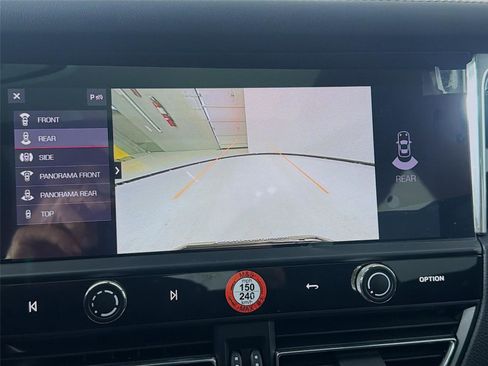 Certified 2025 Porsche Macan image 17