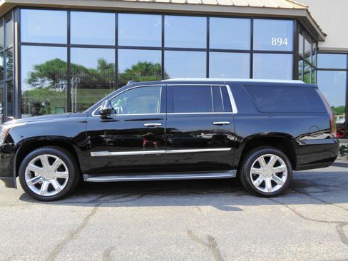 Used 2015 Cadillac Escalade ESV Luxury AWD/4WD image 8
