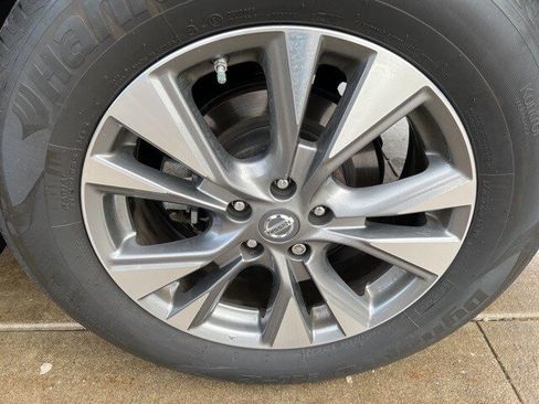 Used 2017 Nissan Murano SL image 10