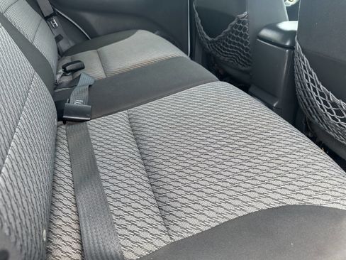 Used 2004 Ford Escape XLT image 5