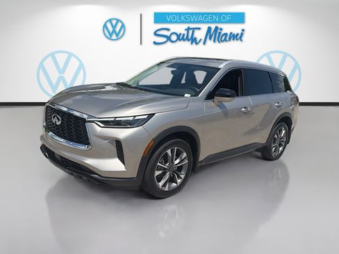 Used 2023 INFINITI QX60 Luxe w/ Performance Audio Package AWD/4WD image 3