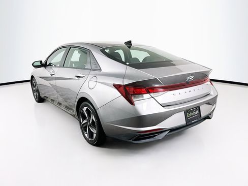 Used 2023 Hyundai Elantra SEL w/ Convenience Package FWD image 5