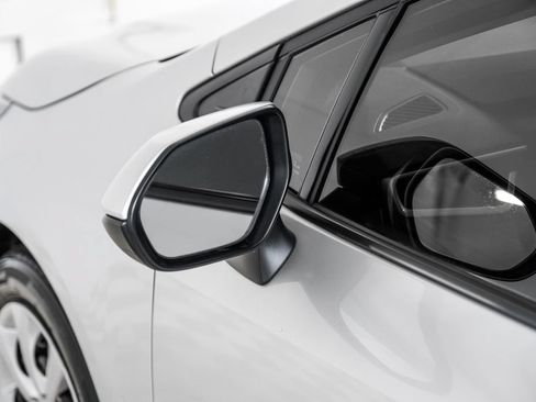 Used 2025 Toyota Corolla LE FWD image 39