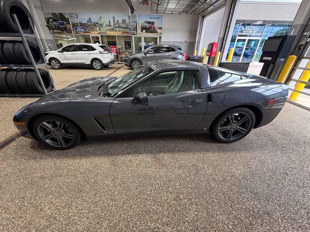 Used 2009 Chevrolet Corvette Coupe w/ Preferred Equipment Group RWD image 2