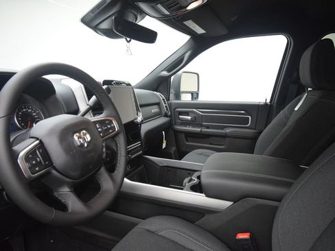 New 2026 RAM 2500 Big Horn AWD/4WD image 33